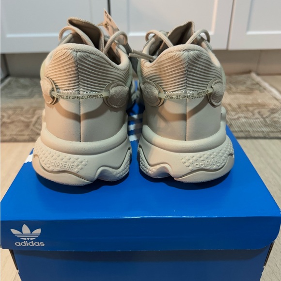 Ozweego Bliss Size 12 - Picture 3 of 4